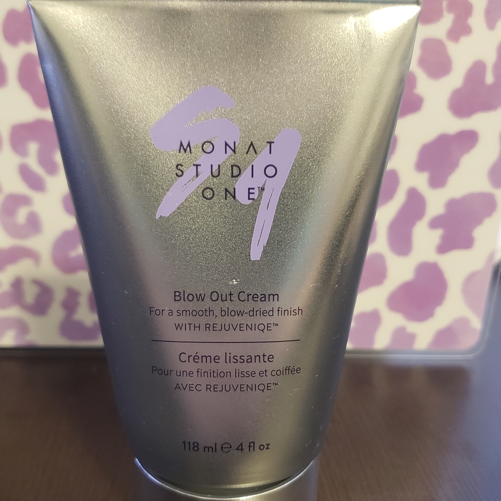 Monat Blow Out Cream